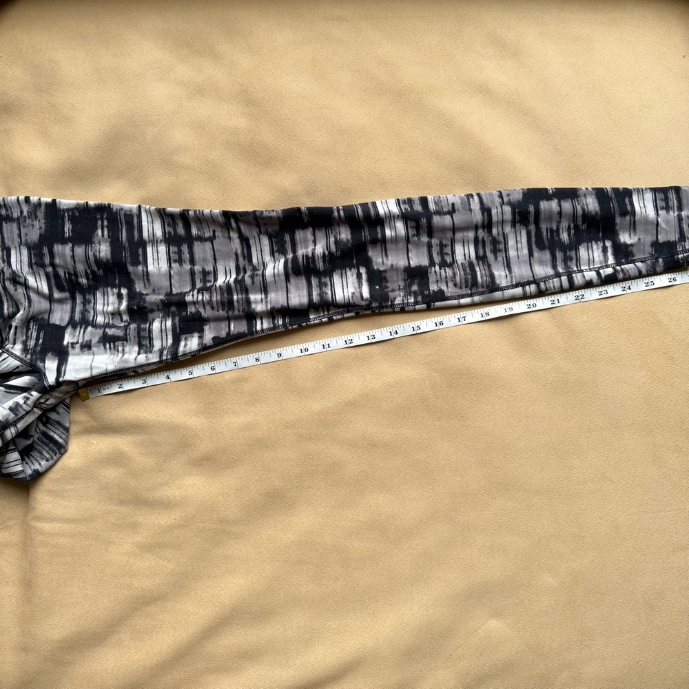 NIKE Dri-Fit Mid Rise Black White Printed Leggings XS - Picture 6 of 8